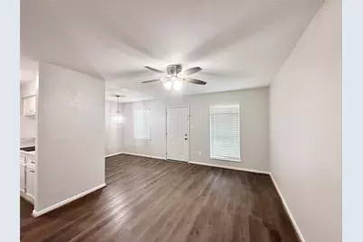 321 E Cedar Street #9, Angleton, TX 77515 - Photo 4