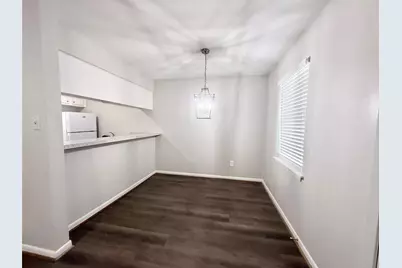 321 E Cedar Street #9, Angleton, TX 77515 - Photo 6