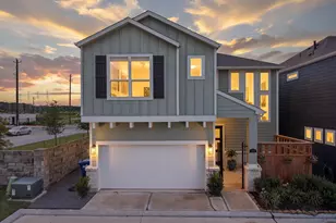 602 Sandy Bay Ln, Kemah, TX 77565 - Photo 1
