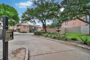 2255 Braeswood Park Dr, Houston, TX 77030 - Photo 26
