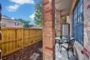 2255 Braeswood Park Dr, Houston, TX 77030 - Photo 2