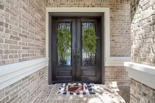 2015 Shadow Bend Dr, Sugar Land, TX 77479 - Photo 4