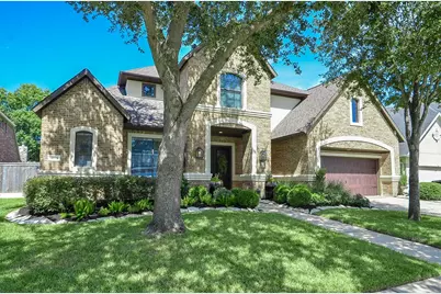 2015 Shadow Bend Drive, Sugar Land, TX 77479 - Photo 2