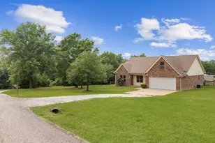 525 Oak Tree Ln, Franklin, TX 77856 - Photo 1