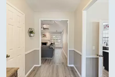 76 E Stony End Place, The Woodlands, TX 77381 - Photo 4