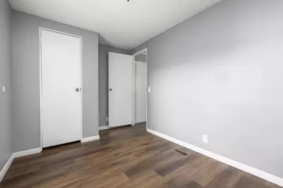 2222 N Austin Avenue #5, Pearland, TX 77581 - Photo 12
