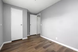 2222 N Austin Ave, Pearland, TX 77581 - Photo 12