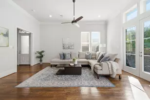 1360 W 25th St, Houston, TX 77008 - Photo 6