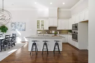1360 W 25th St, Houston, TX 77008 - Photo 10