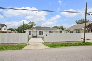 2610 Cochran St, Houston, TX 77009 - Photo 4