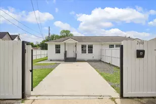 2610 Cochran St, Houston, TX 77009 - Photo 2