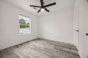 2610 Cochran St, Houston, TX 77009 - Photo 12