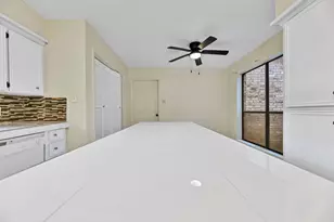 9842 Pinehurst St, Baytown, TX 77521 - Photo 16