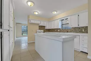 9842 Pinehurst St, Baytown, TX 77521 - Photo 12