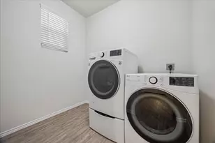 4017 Delta Rose St, Houston, TX 77018 - Photo 12