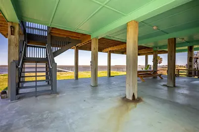 1040 N Gayle Street, Gilchrist, TX 77617 - Photo 8