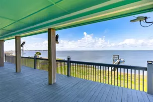 1040 N Gayle St, Gilchrist, TX 77617 - Photo 8