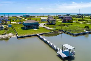 1040 N Gayle St, Gilchrist, TX 77617 - Photo 1