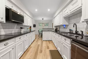 727 Bunker Hill Rd, Houston, TX 77024 - Photo 10