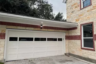 417 W Blum St, Alvin, TX 77511 - Photo 12