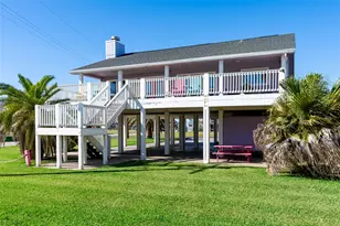 2300 Martinique, Crystal Beach, TX 77650 - Photo 4