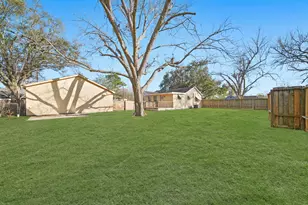 821 E Miller St, Angleton, TX 77515 - Photo 14