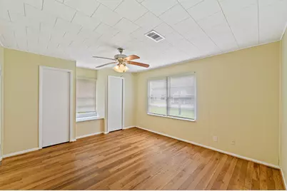 821 E Miller Street, Angleton, TX 77515 - Photo 8