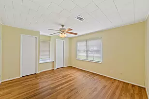 821 E Miller St, Angleton, TX 77515 - Photo 8