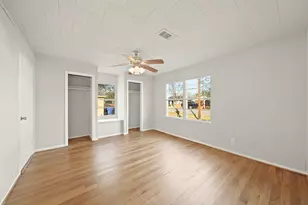 821 E Miller St, Angleton, TX 77515 - Photo 12