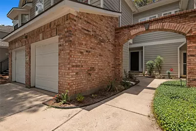 107 S Spiral Vine Circle, The Woodlands, TX 77381 - Photo 4