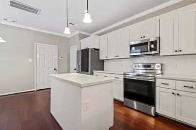 107 S Spiral Vine Circle, The Woodlands, TX 77381 - Photo 14