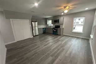 8215 Crestview Dr, Houston, TX 77028 - Photo 8