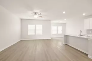 14427 Elmfield Ln, Conroe, TX 77303 - Photo 6