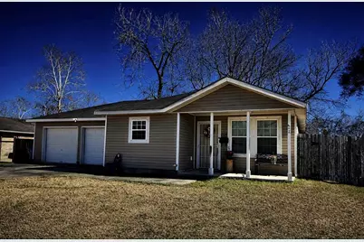708 E 6th Street, Sweeny, TX 77480 - Photo 1