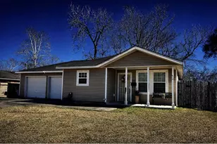 708 E 6th St, Sweeny, TX 77480 - Photo 1