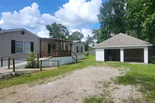16711 Lake Cir, Conroe, TX 77302 - Photo 2