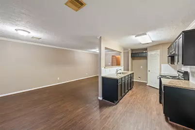 5401 Peacock Street, Houston, TX 77033 - Photo 6