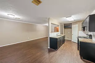 5401 Peacock St, Houston, TX 77033 - Photo 6
