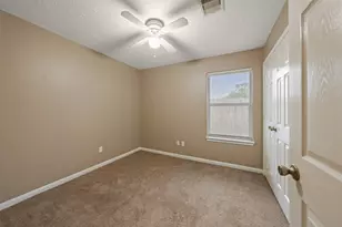 5401 Peacock St, Houston, TX 77033 - Photo 12