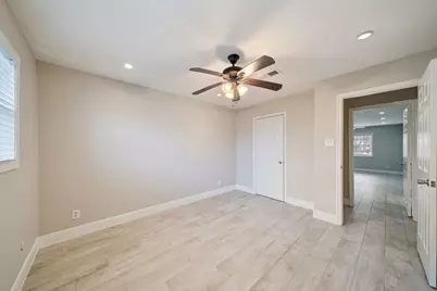9602 Lawngate Drive, Houston, TX 77080 - Photo 16