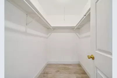 9602 Lawngate Drive, Houston, TX 77080 - Photo 14