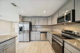 9602 Lawngate Dr, Houston, TX 77080 - Photo 6