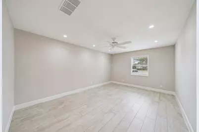 9602 Lawngate Drive, Houston, TX 77080 - Photo 12