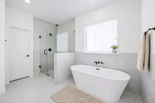 1607 W 25th St, Houston, TX 77008 - Photo 8