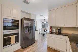 11715 Brighton Ln, Meadows Place, TX 77477 - Photo 10