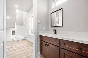 228 W 28th St, Houston, TX 77008 - Photo 22