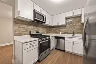 5833 Southlea St, Houston, TX 77033 - Photo 10