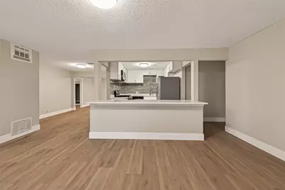 5833 Southlea Street, Houston, TX 77033 - Photo 6