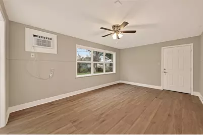 5833 Southlea Street, Houston, TX 77033 - Photo 20