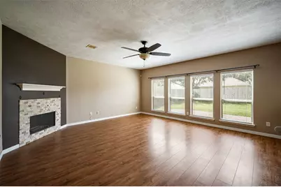 2931 Silver Landing Lane, Dickinson, TX 77539 - Photo 8